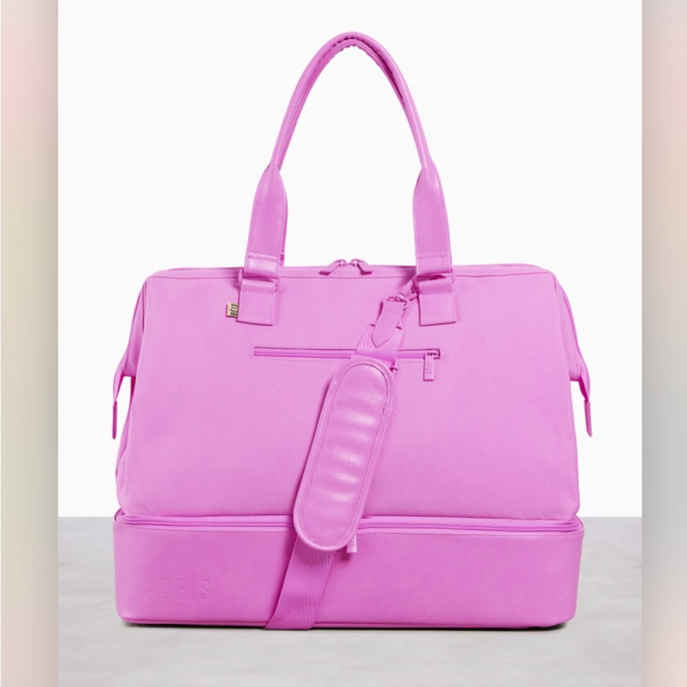 Beis Limited Edition Berry Pink Weekender Bag NWT